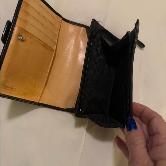 COACH Vintage Black leather Wallet with Silver-tone buckle - Picture 2 of 4